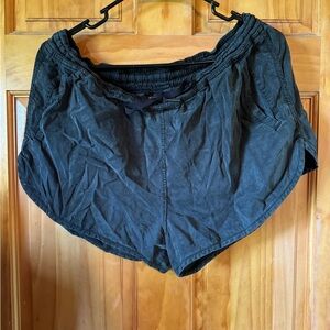 Lululemon size 12 shorts
